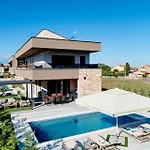 Pieron&bavigo With Pool, Jacuzzi And Sauna - By Istrabook * Marčana