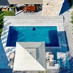 Pieron&bavigo With Pool, Jacuzzi And Sauna - By Istrabook Villa *