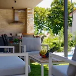 Pieron&bavigo With Pool, Jacuzzi And Sauna - By Istrabook