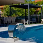 Villa Pieron&bavigo With Pool, Jacuzzi And Sauna - By Istrabook *