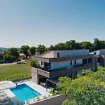 Villa Pieron&bavigo With Pool, Jacuzzi And Sauna - By Istrabook Marčana
