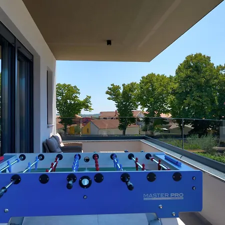 Pieron&bavigo With Pool, Jacuzzi And Sauna Marčana