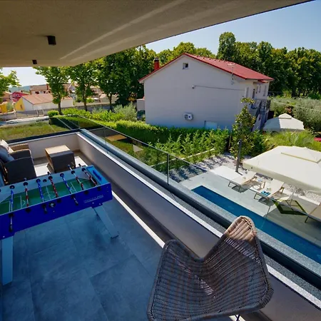 Pieron&bavigo With Pool, Jacuzzi And Sauna Villa