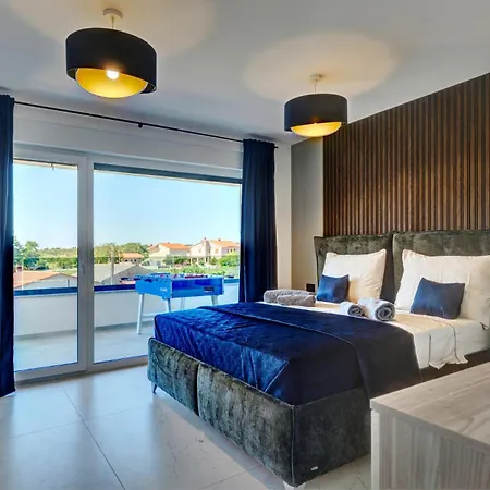 Villa Pieron&bavigo With Pool, Jacuzzi And Sauna