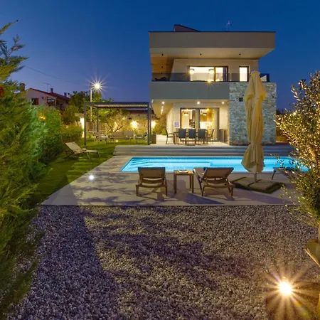Pieron&bavigo With Pool, Jacuzzi And Sauna Villa Marčana