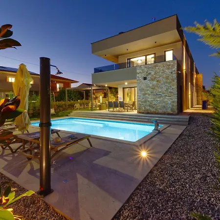 Pieron&bavigo With Pool, Jacuzzi And Sauna Villa Marčana
