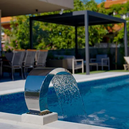 Villa Pieron&bavigo With Pool, Jacuzzi And Sauna *