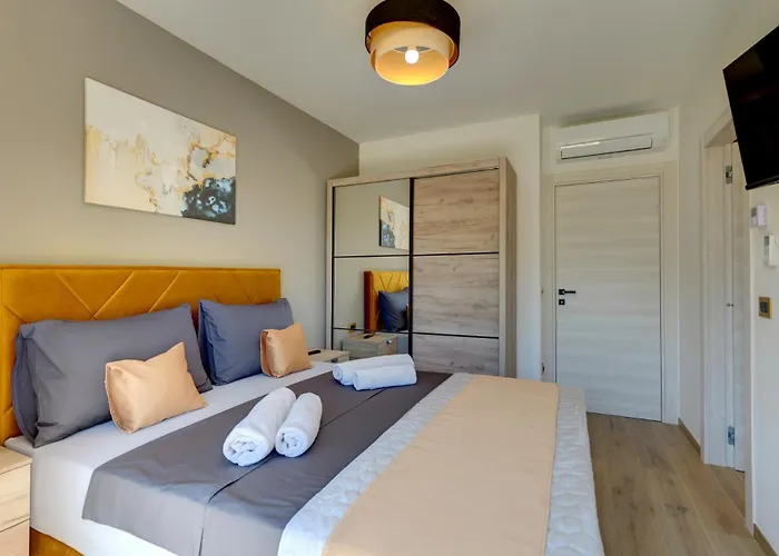 Pieron&bavigo With Pool, Jacuzzi And Sauna Vila *