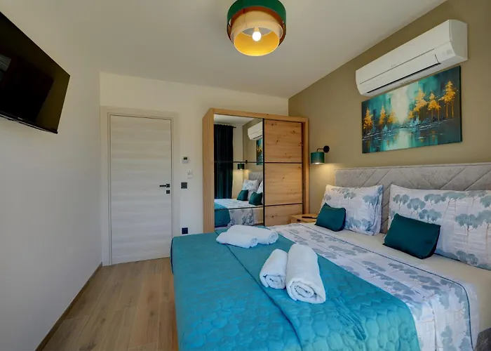 Pieron&bavigo With Pool, Jacuzzi And Sauna