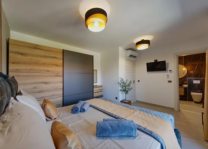 Pieron&bavigo With Pool, Jacuzzi And Sauna Vila Marcana