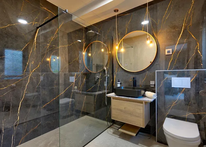 Vila Pieron&bavigo With Pool, Jacuzzi And Sauna Marcana