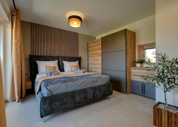 Pieron&bavigo With Pool, Jacuzzi And Sauna