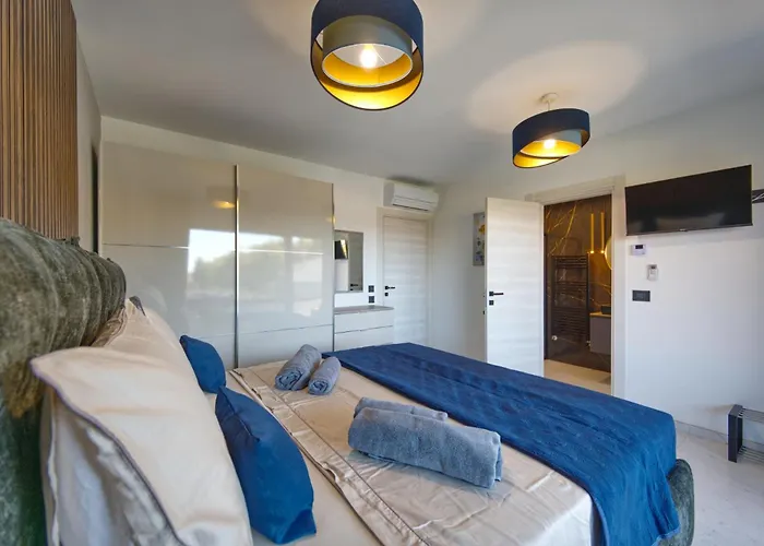 Vila Pieron&bavigo With Pool, Jacuzzi And Sauna *