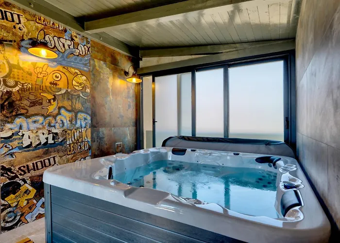 Pieron&bavigo With Pool, Jacuzzi And Sauna Vila *