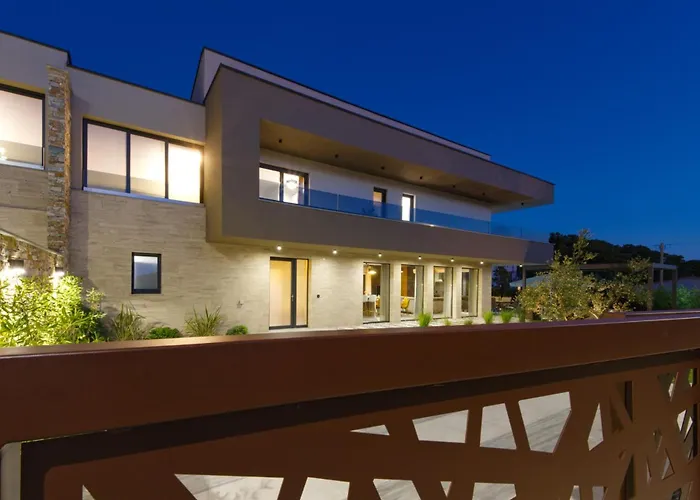 Pieron&bavigo With Pool, Jacuzzi And Sauna Marcana