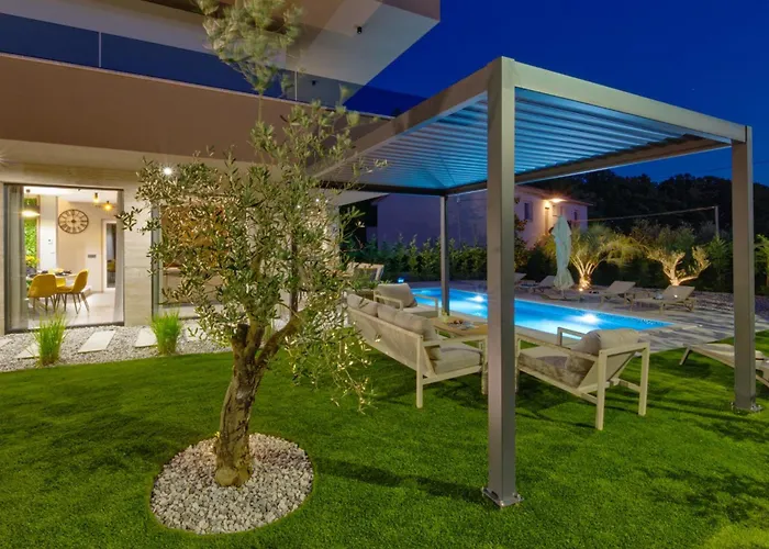 Pieron&bavigo With Pool, Jacuzzi And Sauna Marcana