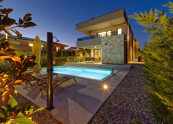 Pieron&bavigo With Pool, Jacuzzi And Sauna Vila Marcana