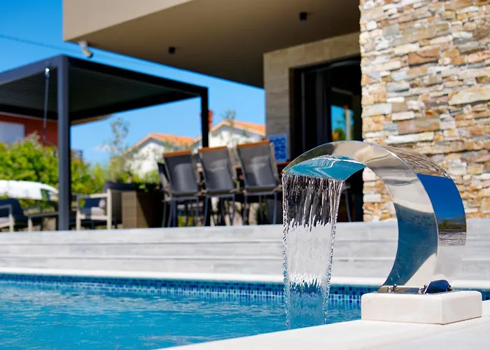 Pieron&bavigo With Pool, Jacuzzi And Sauna *