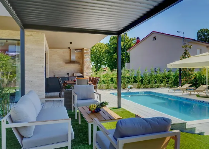 Pieron&bavigo With Pool, Jacuzzi And Sauna * Marcana