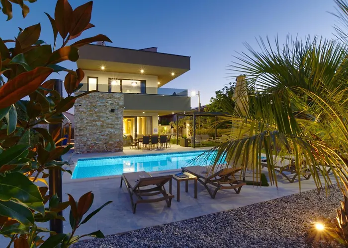 Pieron&bavigo With Pool, Jacuzzi And Sauna Marcana