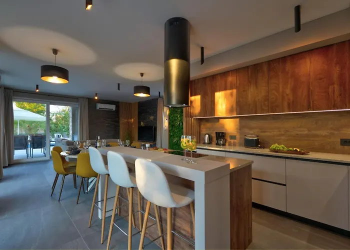 Pieron&bavigo With Pool, Jacuzzi And Sauna