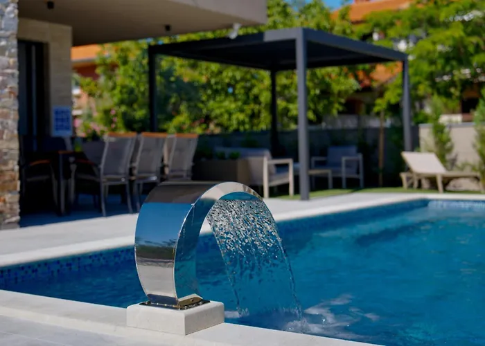 Vila Pieron&bavigo With Pool, Jacuzzi And Sauna *