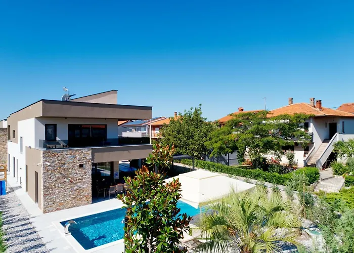 Pieron&bavigo With Pool, Jacuzzi And Sauna Vila Marcana