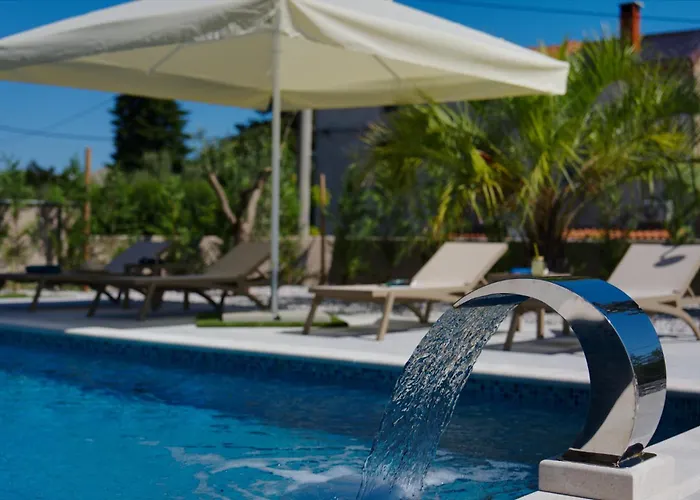 Pieron&bavigo With Pool, Jacuzzi And Sauna *