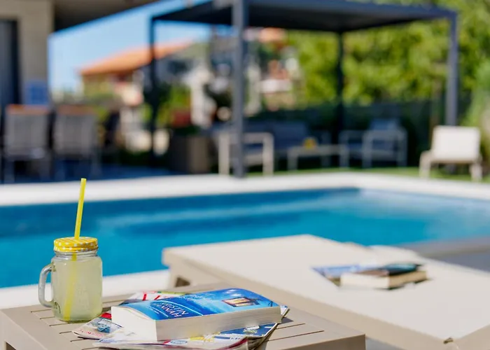 Pieron&bavigo With Pool, Jacuzzi And Sauna Marcana