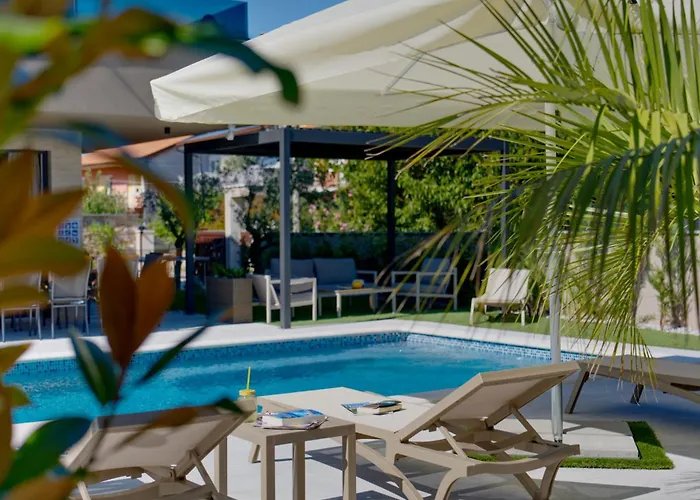 Pieron&bavigo With Pool, Jacuzzi And Sauna *