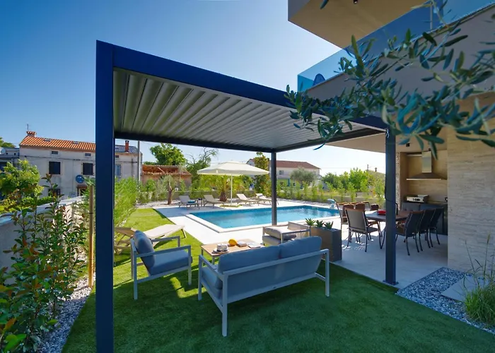 Vila Pieron&bavigo With Pool, Jacuzzi And Sauna *