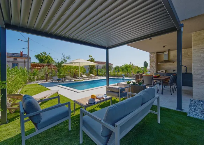 Pieron&bavigo With Pool, Jacuzzi And Sauna Vila Marcana