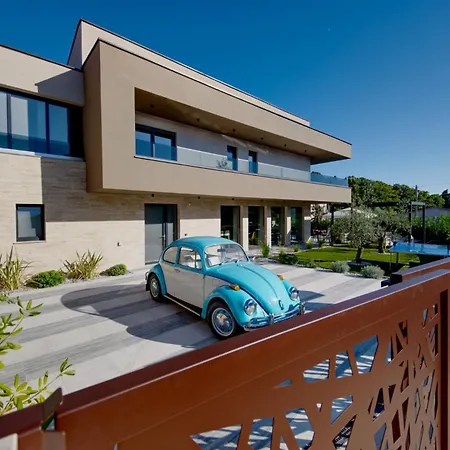 Pieron&bavigo With Pool, Jacuzzi And Sauna Villa Marcana