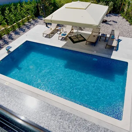 Pieron&bavigo With Pool, Jacuzzi And Sauna * Marcana