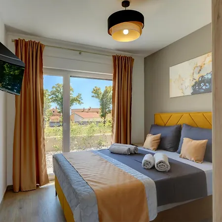 Villa Pieron&bavigo With Pool, Jacuzzi And Sauna - By Istrabook