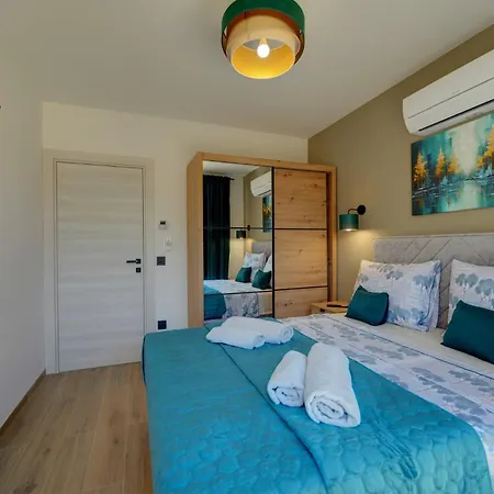Pieron&bavigo With Pool, Jacuzzi And Sauna