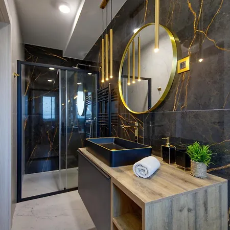 Pieron&bavigo With Pool, Jacuzzi And Sauna - By Istrabook Marčana