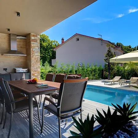 Pieron&bavigo With Pool, Jacuzzi And Sauna * Marcana