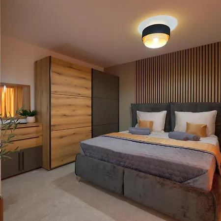 Pieron&bavigo With Pool, Jacuzzi And Sauna Marcana