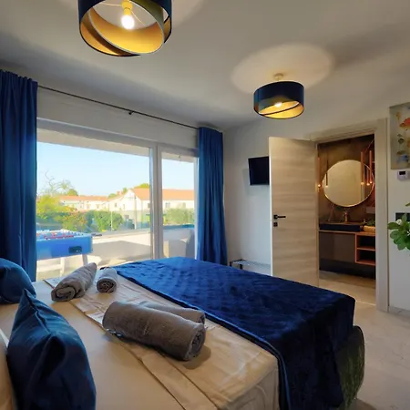 Pieron&bavigo With Pool, Jacuzzi And Sauna Villa