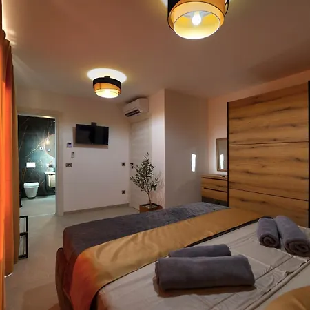 Pieron&bavigo With Pool, Jacuzzi And Sauna Villa *