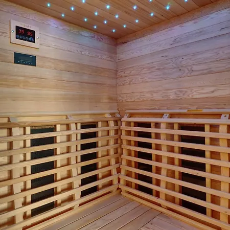 Pieron&bavigo With Pool, Jacuzzi And Sauna Marcana