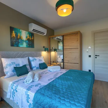 Pieron&bavigo With Pool, Jacuzzi And Sauna * Marcana