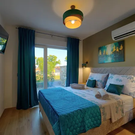 Villa Pieron&bavigo With Pool, Jacuzzi And Sauna *