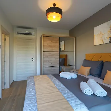 Pieron&bavigo With Pool, Jacuzzi And Sauna * Marcana