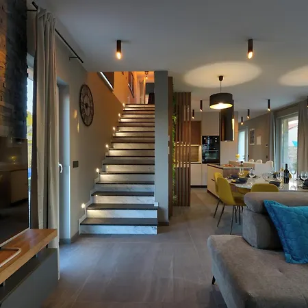 Pieron&bavigo With Pool, Jacuzzi And Sauna Villa *
