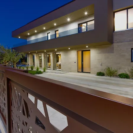 Pieron&bavigo With Pool, Jacuzzi And Sauna Marcana