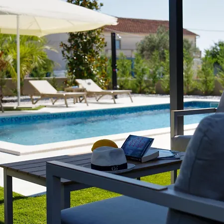 Pieron&bavigo With Pool, Jacuzzi And Sauna