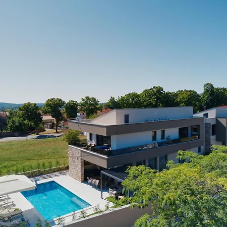 Villa Pieron&bavigo With Pool, Jacuzzi And Sauna - By Istrabook Marčana