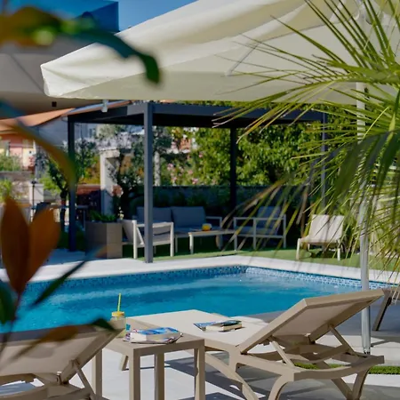 Pieron&bavigo With Pool, Jacuzzi And Sauna - By Istrabook *